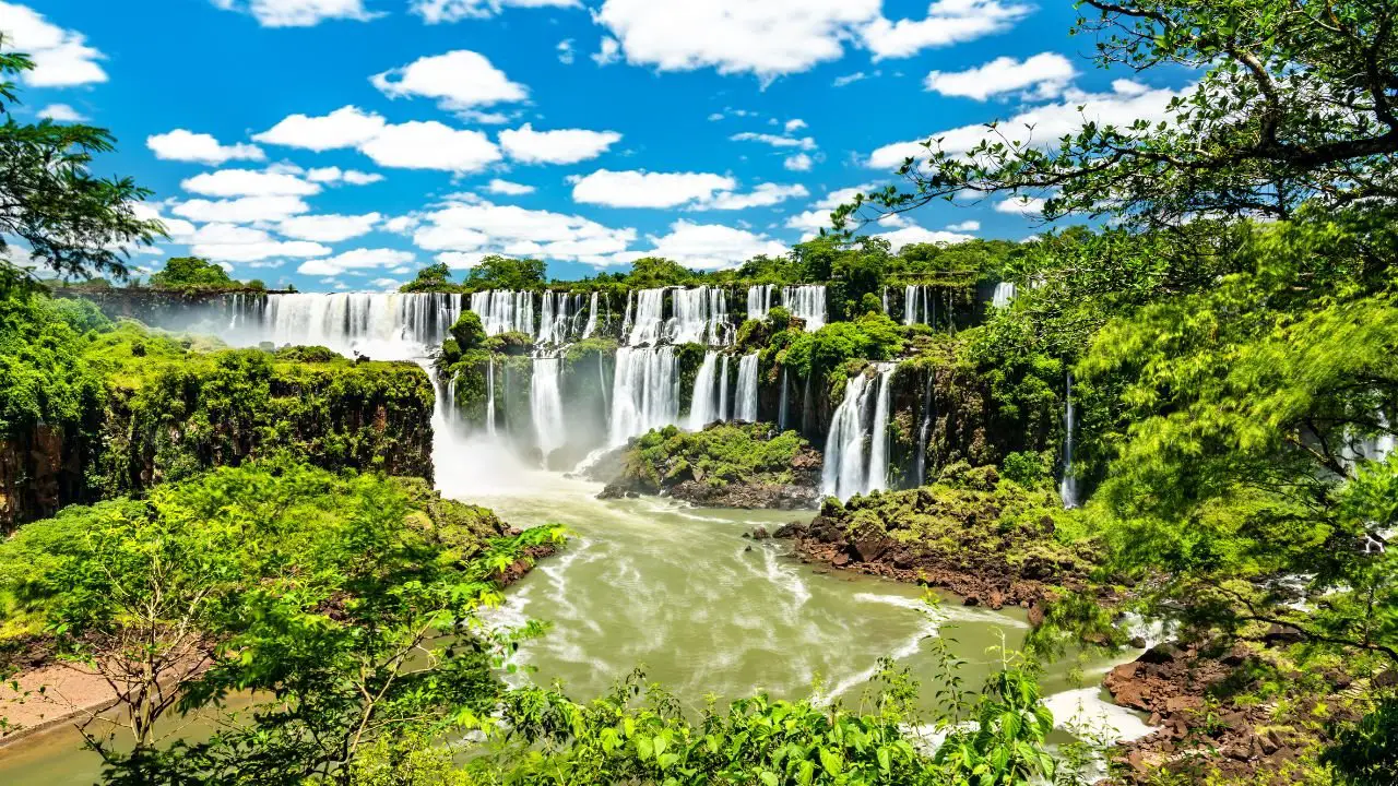 vista de cataratas del iguazu en argentina