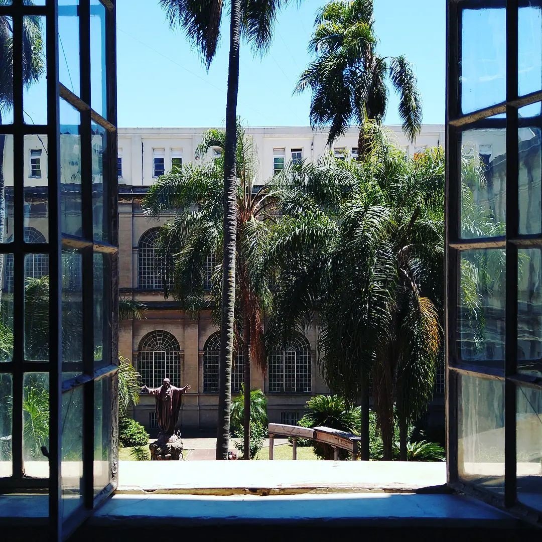 Vista del patio central del Palacio Ceci en Villa Devoto