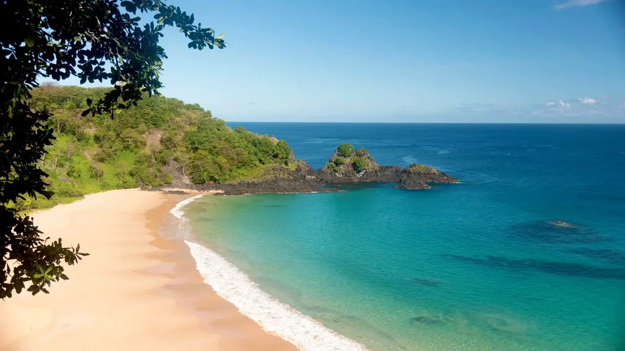 baia do sancho en brasil