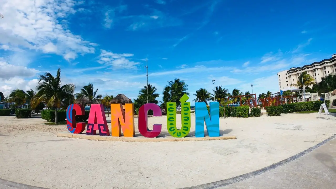 entrada a cancun mexico