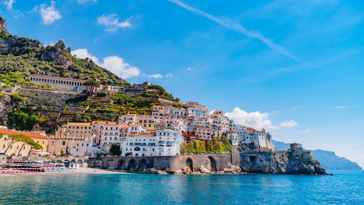 5 Joyas Ocultas de la Costa Amalfitana: Descubre los Pueblos Italianos que Te Harán Soñar