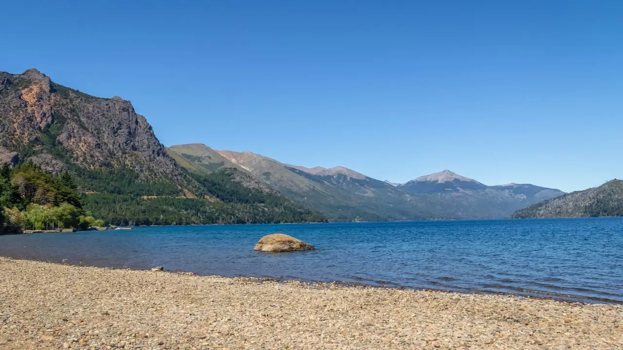 Escapada de verano: Las 5 playas más encantadoras de Bariloche para un descanso único