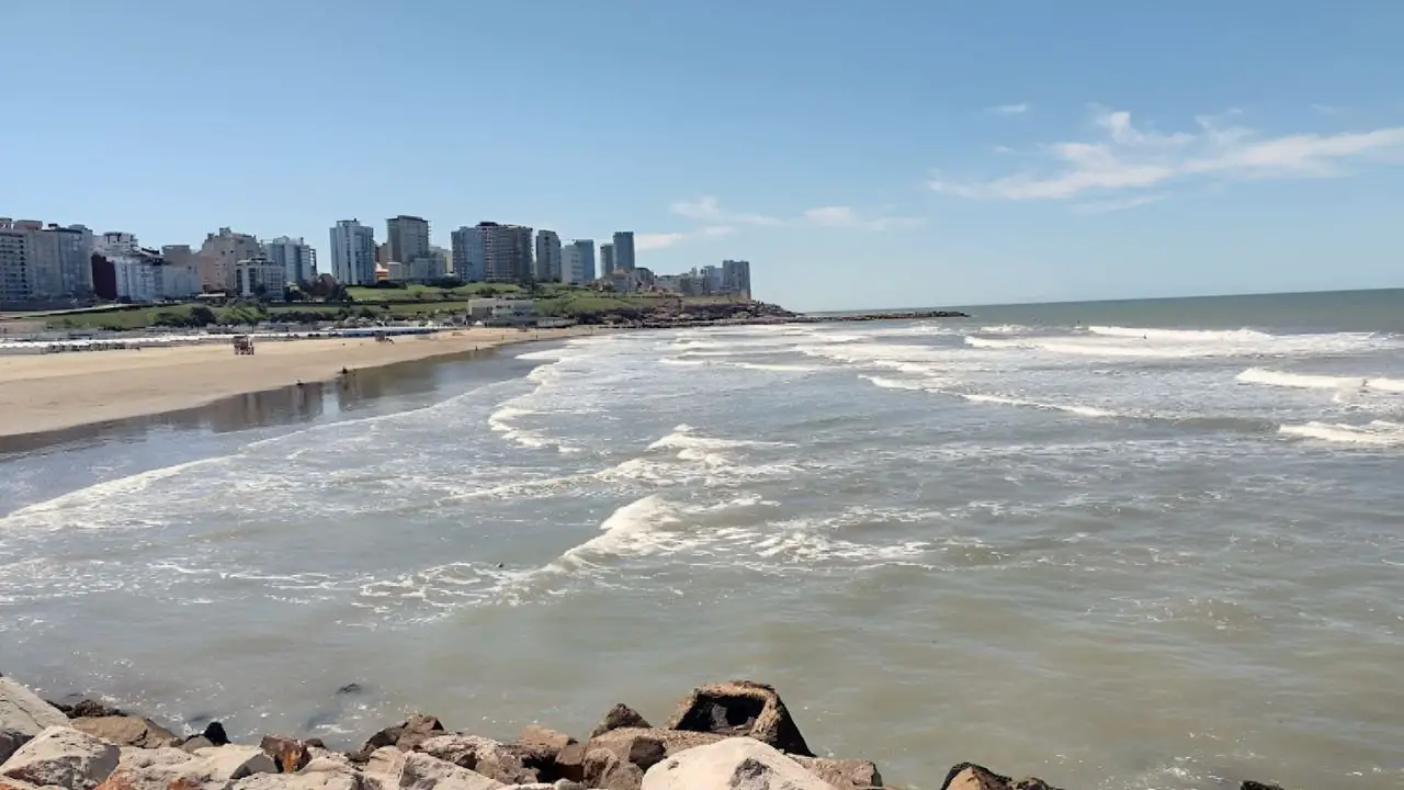 La Joya Costera de Argentina: Playa Nacional Competirá por el Título de Mejor del Mundo en 2023