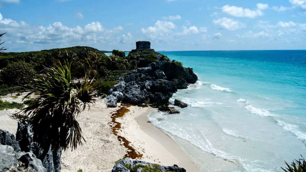 ruinas de tulum en playa maya