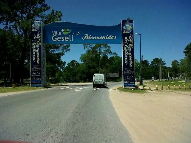 entrada a villa gesell