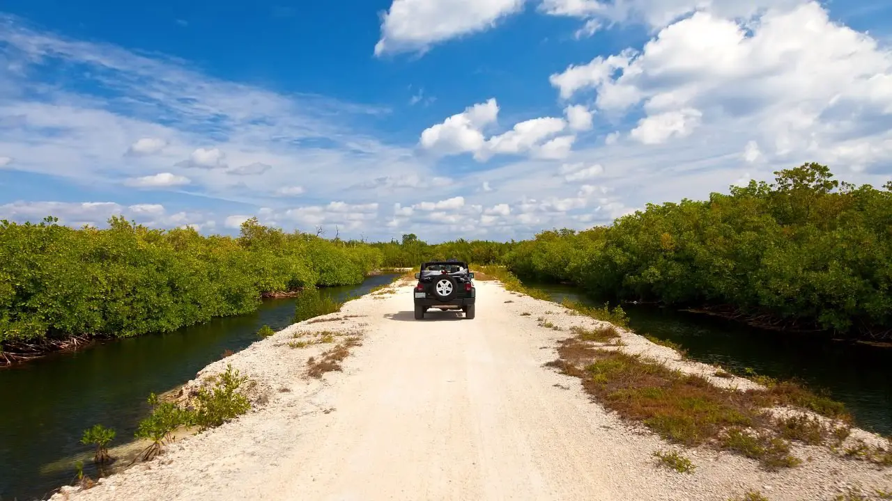 recorrer islas caiman