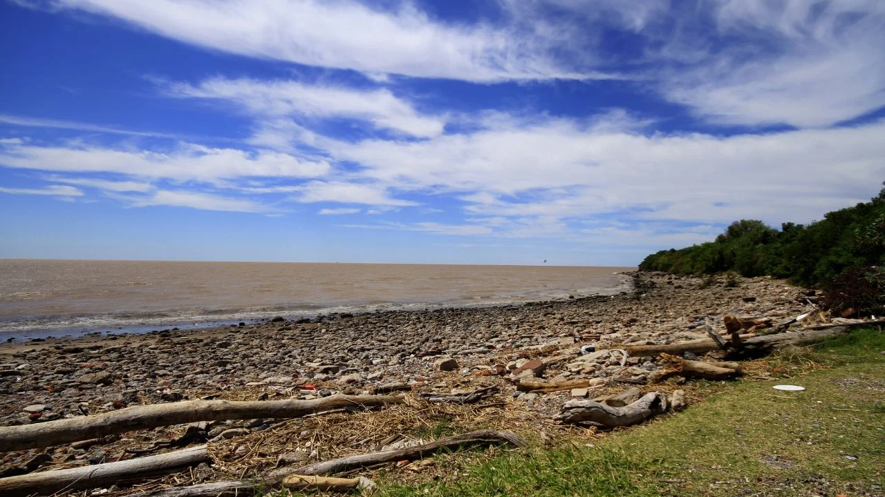 Verano 2024 en Argentina: Las 5 playas más serenas de Buenos Aires para unas vacaciones de pura relajación
