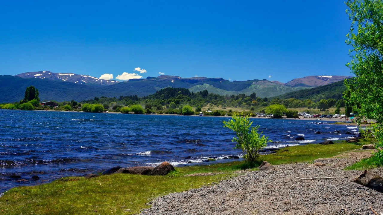 La Patagonia al Descubierto: Los 6 Espejos de Agua que Coronan la Belleza Natural Argentina