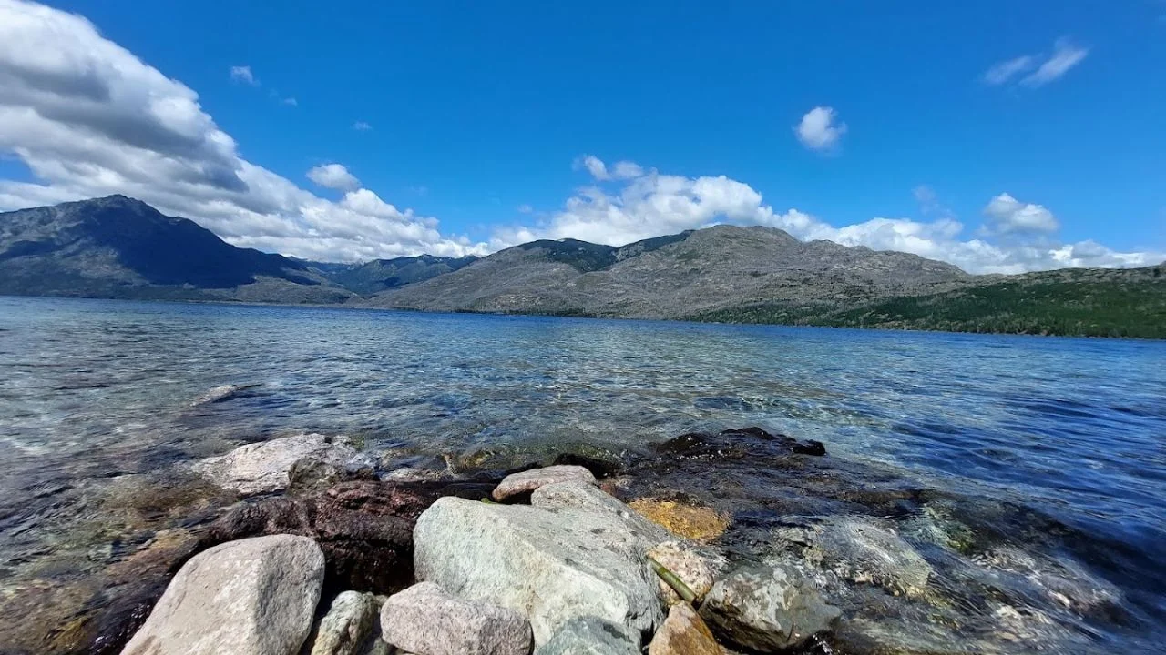 Puerto Patriada: El Secreto Mejor Guardado de la Patagonia con Aguas Termales Celestes