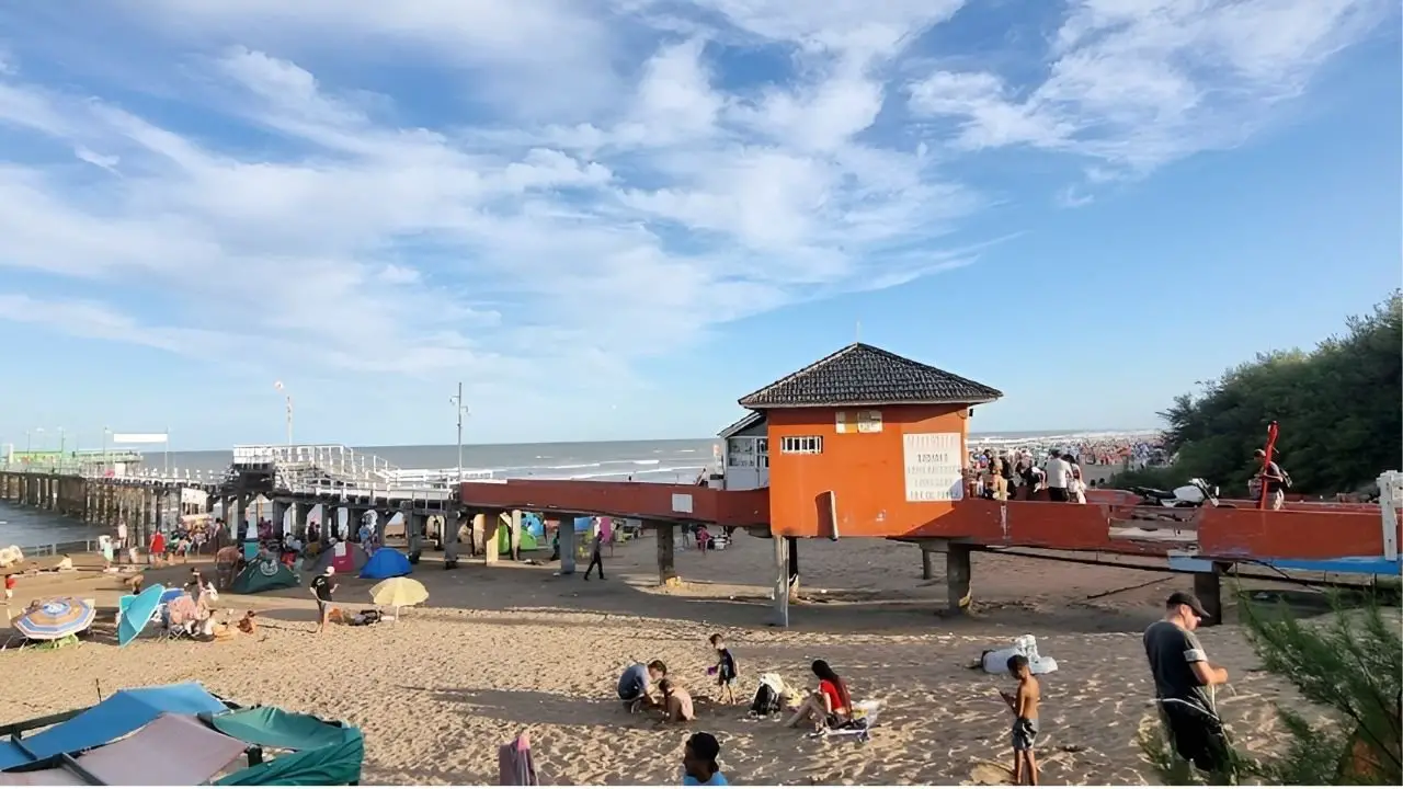 playa en santa teresita