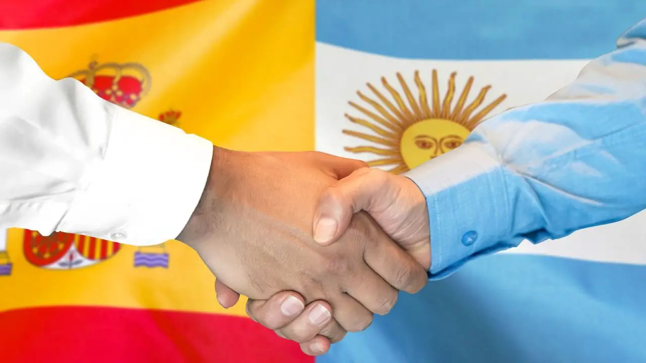 Becas para argentinos que desean emigrar a España: conoce las oportunidades y cómo acceder a ellas