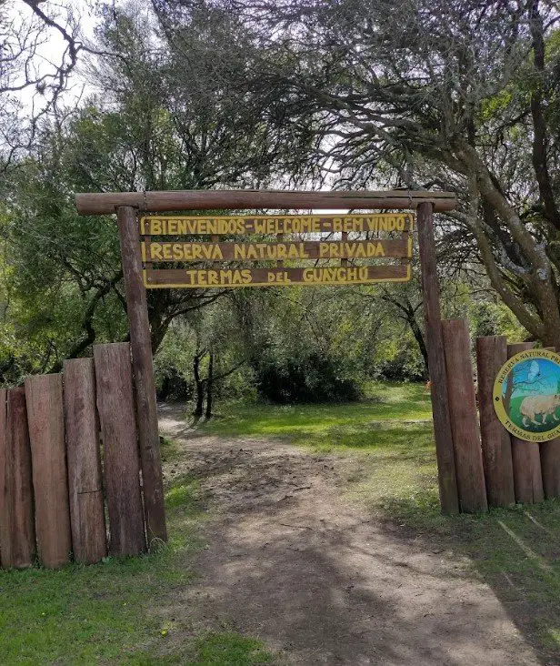 Entrada a la Reserva Natural en las Termas de Guaychú