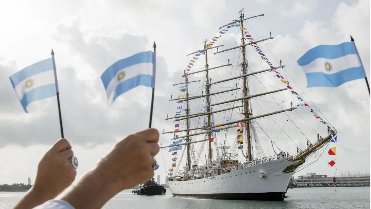 Fecha de llegada de la Fragata Libertad a Mar del Plata en el año 2024