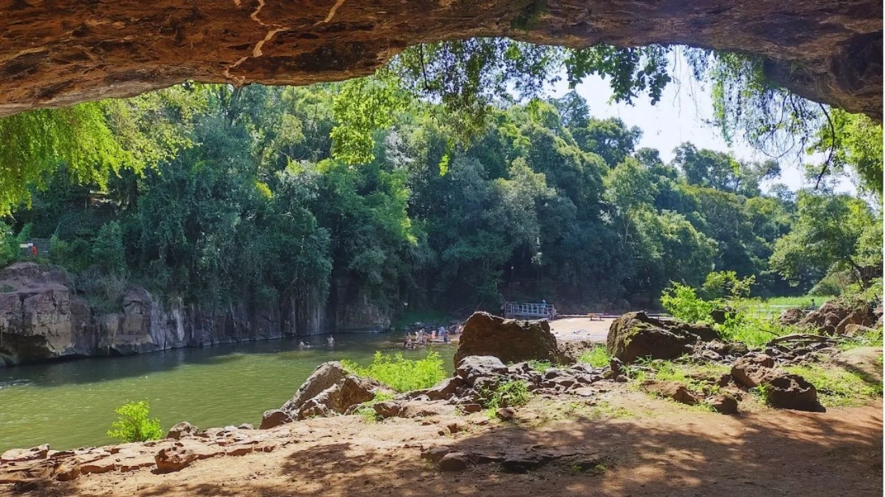 La Cueva Ancestral Escondida en Misiones para un fin de semana de descanso