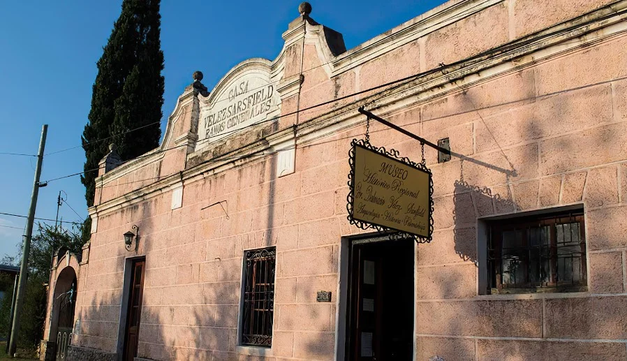 museo dedicado a la vida de Dalmacio Vélez Sarsfield en Amboy