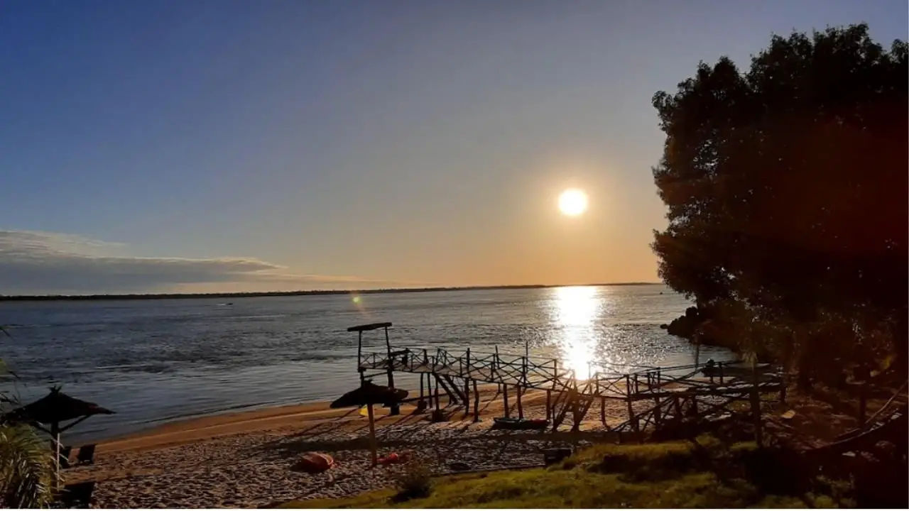 La playa de Argentina que semeja una postal paradisiaca del Caribe