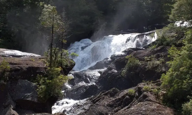 Paseo por Cascada de los Cántaros