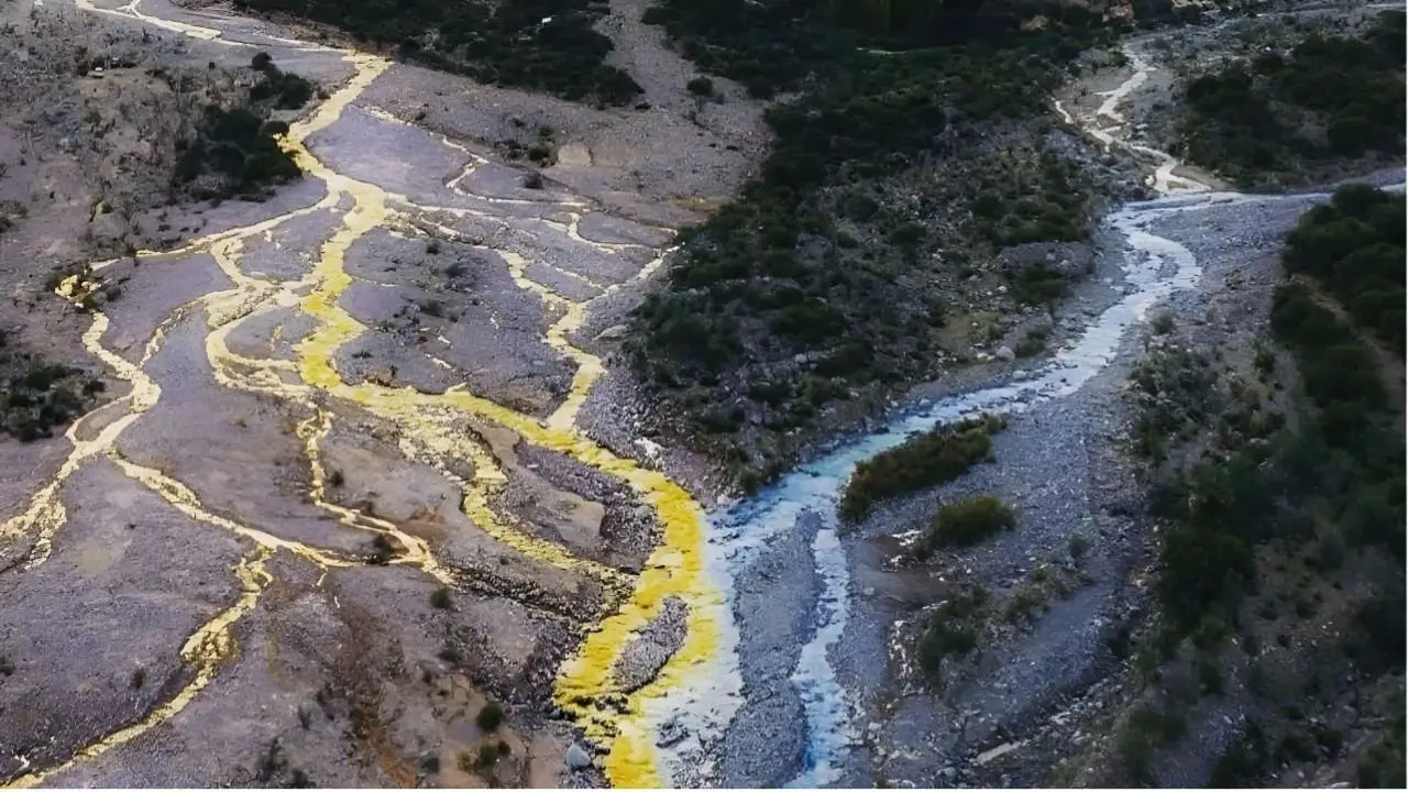 el rio amarillo en la rioja un extraordinario fenomeno natural para conocer