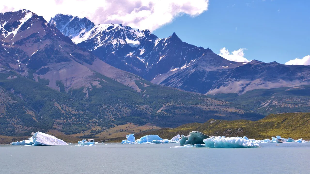 ¿Sabías que Argentina tiene 2 de los 10 lagos más profundos a nivel mundial? Descubrí cuáles son