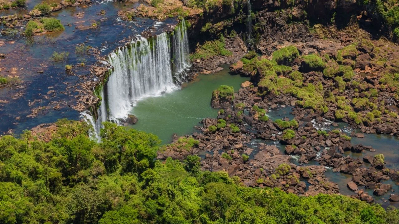 el precio de hospedarse 3 noches en las Cataratas del Iguazú