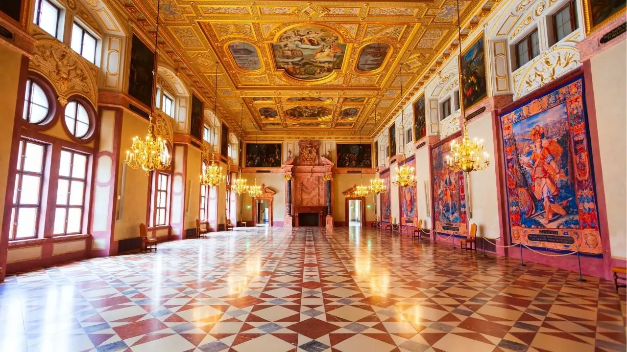 imponente Palacio Real en munich