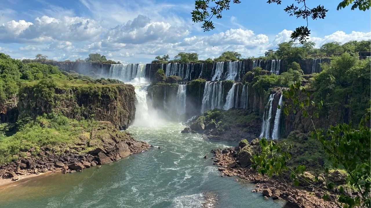 ¿Cuál es la mejor ruta para viajar a Iguazú desde Buenos Aires?