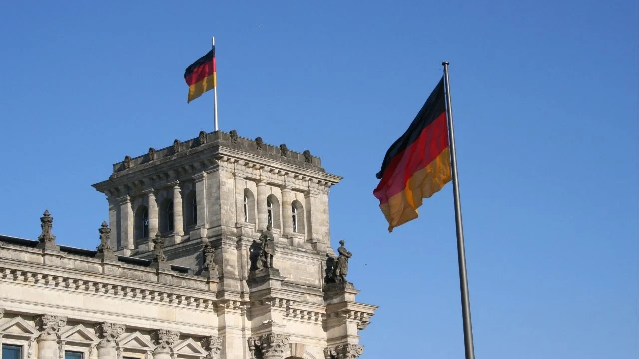 Alemania en búsqueda de argentinos interesados en emigrar: les proporciona salarios de hasta 5.000 euros