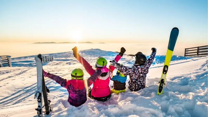 Vacaciones de invierno 2024: descubre en qué cerro de Argentina es más económico esquiar